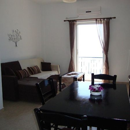 Fantasia Apartment Lakones ภายนอก รูปภาพ