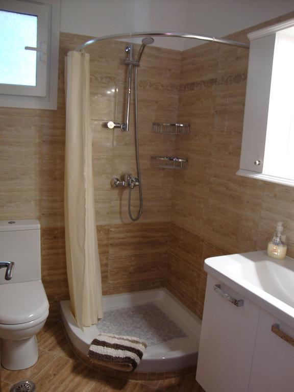 Fantasia Apartment Lakones ภายนอก รูปภาพ