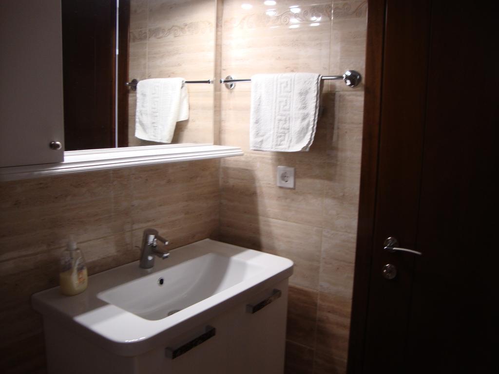 Fantasia Apartment Lakones ภายนอก รูปภาพ