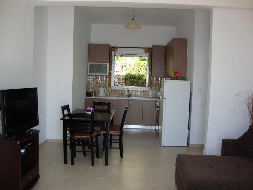 Fantasia Apartment Lakones ภายนอก รูปภาพ