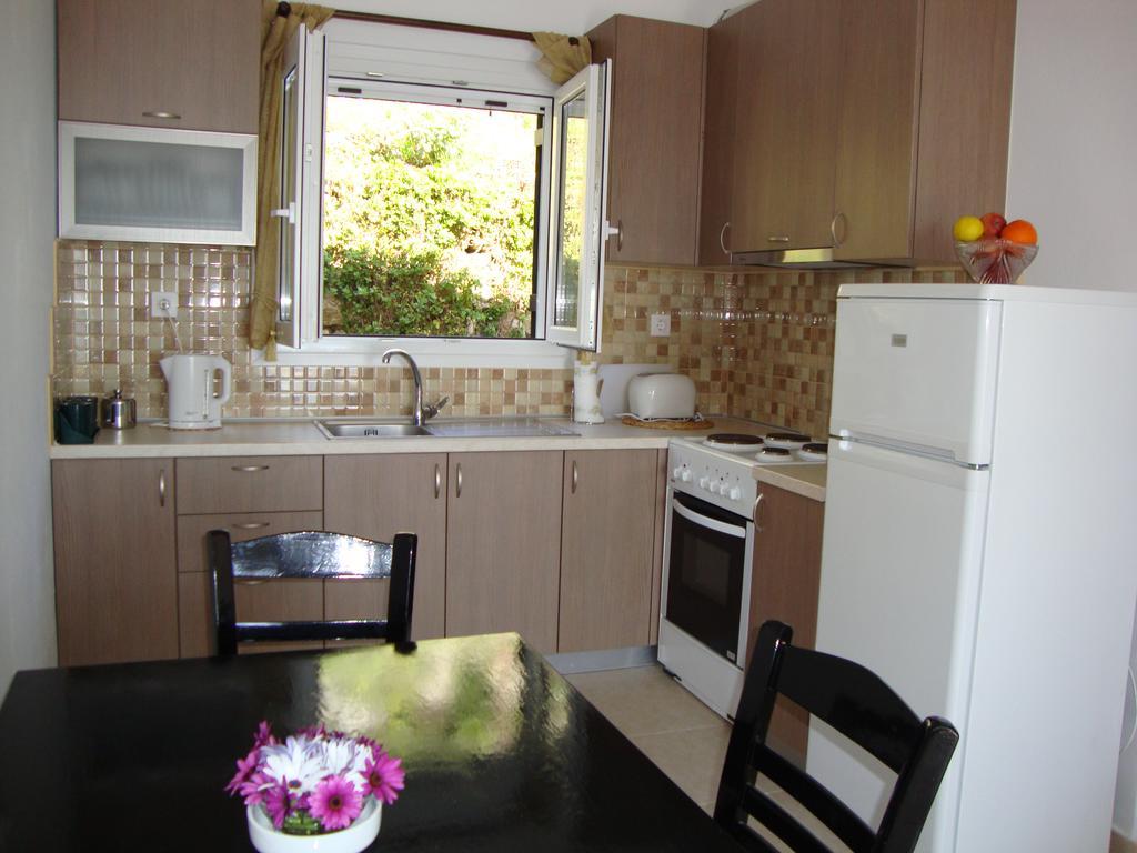 Fantasia Apartment Lakones ภายนอก รูปภาพ