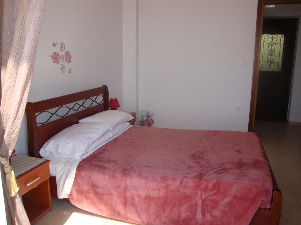 Fantasia Apartment Lakones ภายนอก รูปภาพ